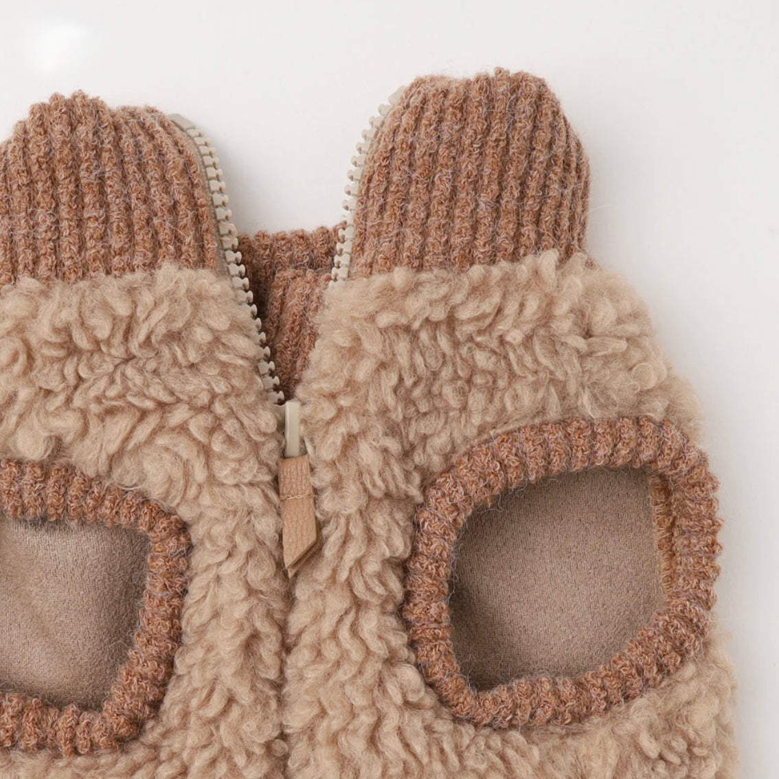 HIGH NECK RIB KNIT VEST